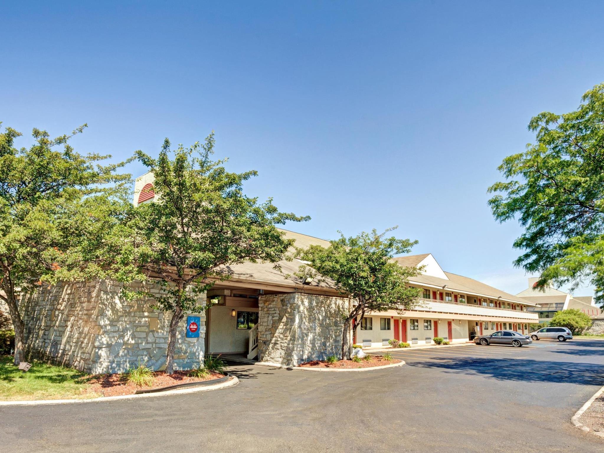 Days Inn & Suites By Wyndham Монро Екстериор снимка