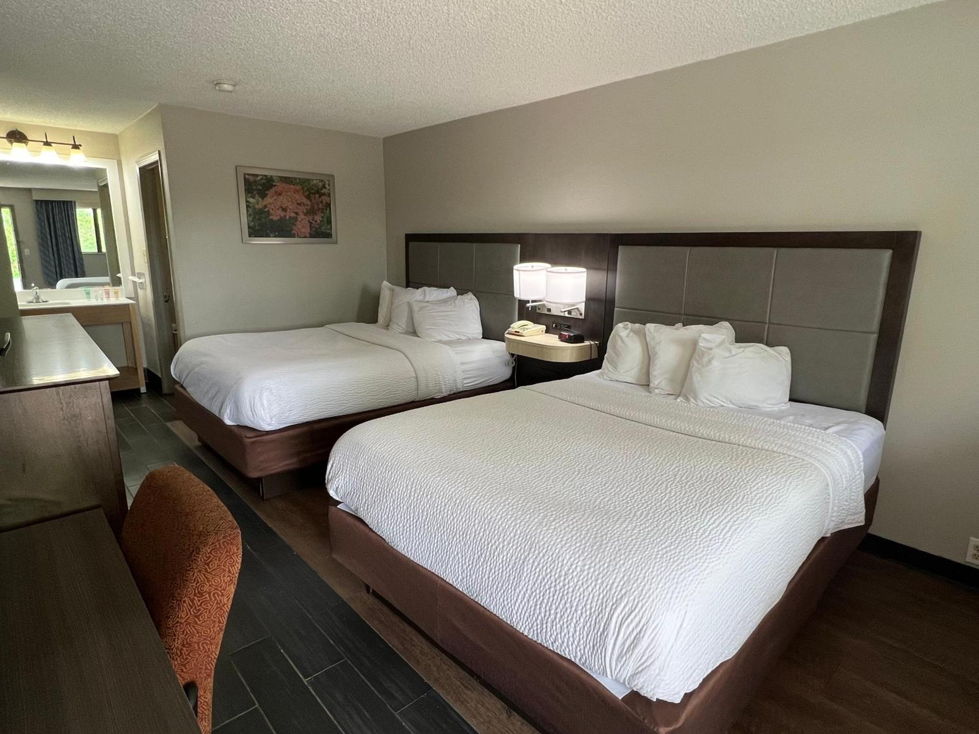 Days Inn & Suites By Wyndham Монро Екстериор снимка