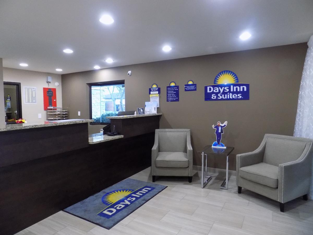 Days Inn & Suites By Wyndham Монро Екстериор снимка