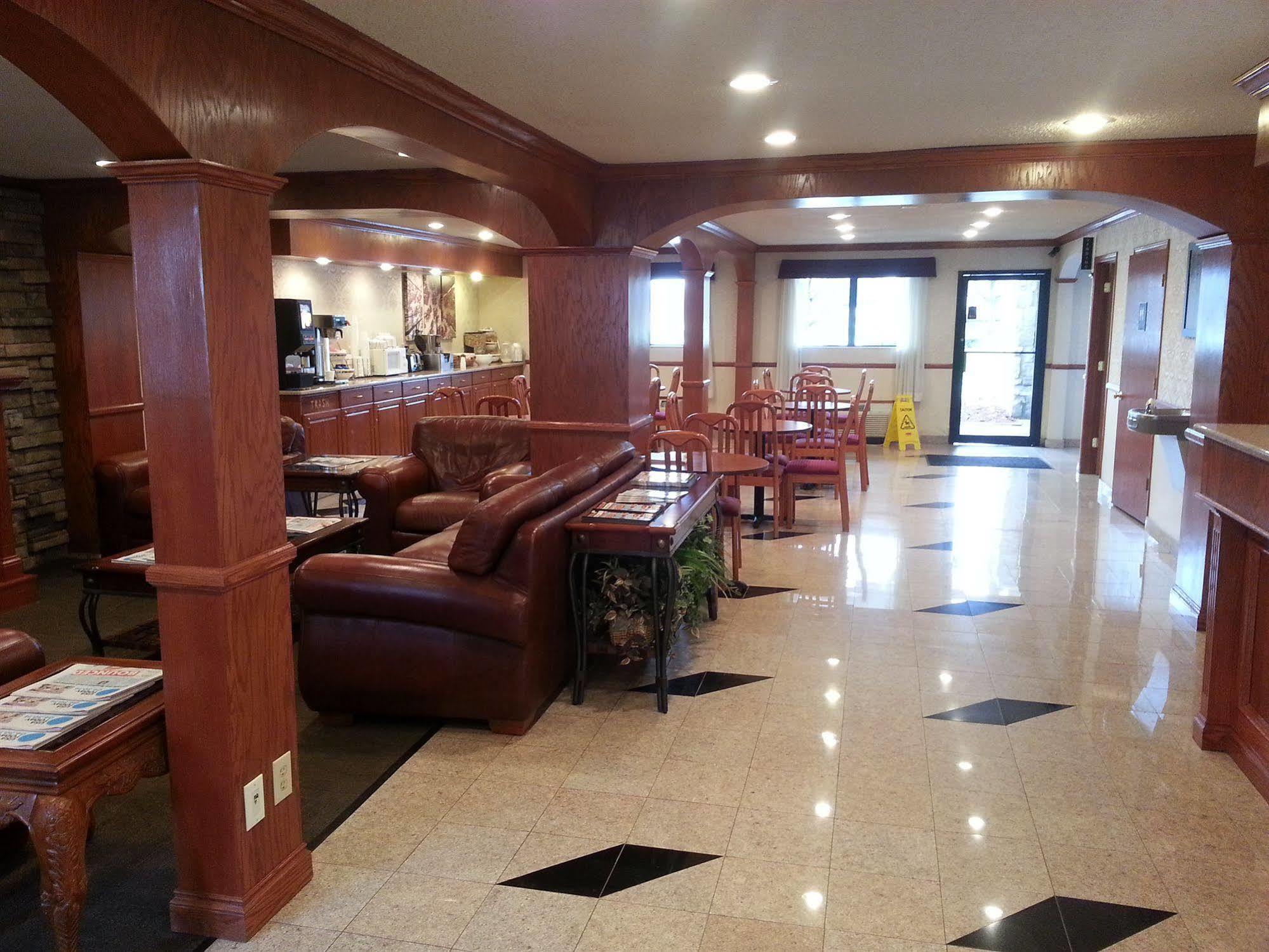 Days Inn & Suites By Wyndham Монро Екстериор снимка
